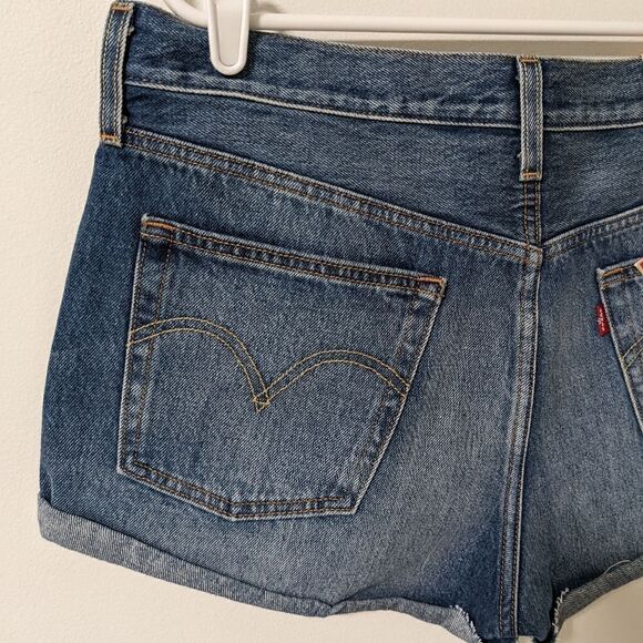 NWT Levi's 501 Women's Straight Leg Button Fly Jean Shorts - Picture 5 of 7